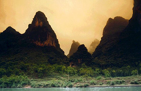 111 Yangshuo.jpg (40042 bytes)