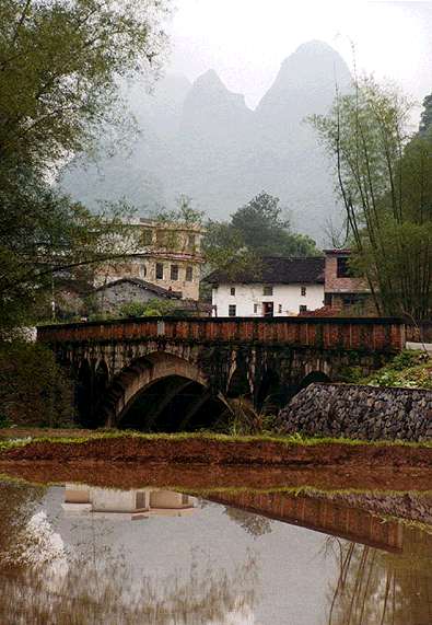 124 Yangshuo.jpg (39793 bytes)