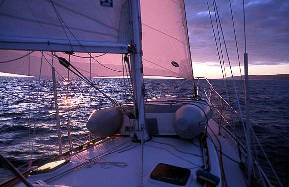 dawn.jpg (39611 bytes)