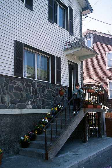 stpierre-4.jpg (39599 bytes)